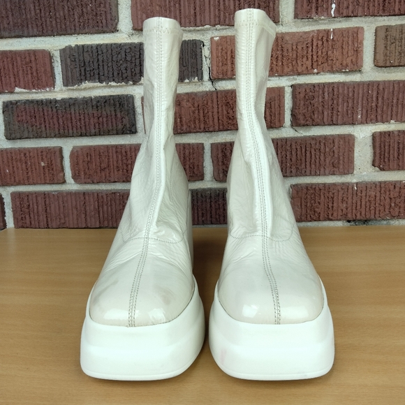 NWT Free People Double Stack Platform Patent Leather Boots in Bone Sz. 39.5 - Picture 11 of 12